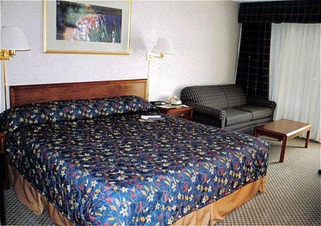 Fern Valley Hotel And Conference Center Louisville Quarto foto